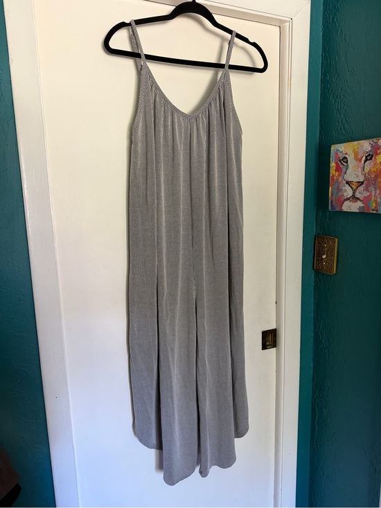 Carly Jean Los Angeles Pants - Carly Jean Los Angeles Silver Gray Sleeveless Wide-Leg Jumpsuit